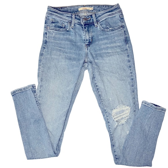 Levi's Denim - Women’s Levi light wash denim skinny jeans